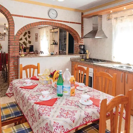Holiday home In With Kitchen
